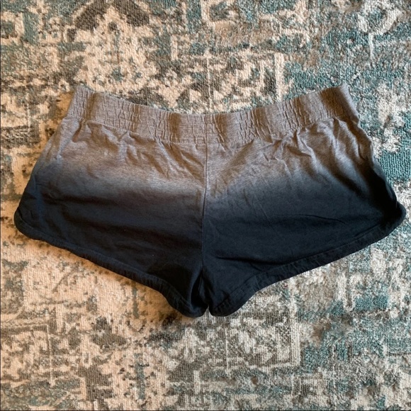 (SOLD) Nike Ombré Shorts - Picture 4 of 4